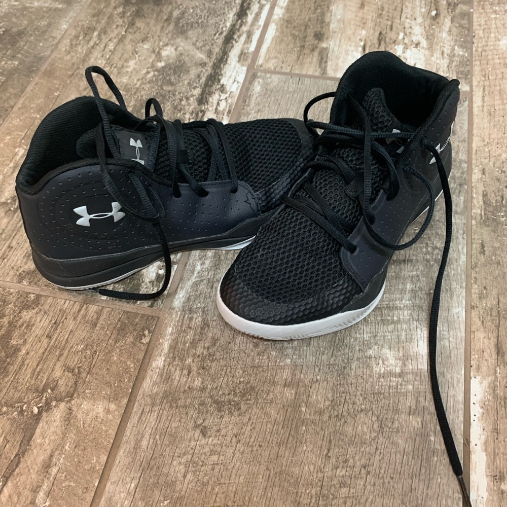 Kids under armor shoes